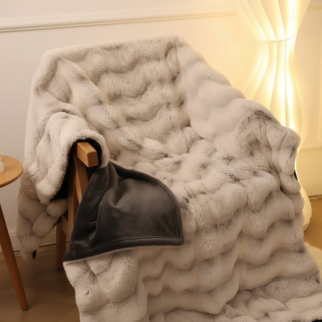 FLEECIFY – Cozy Faux Rabbit Fleece Throw with Double-Sided Softness 1