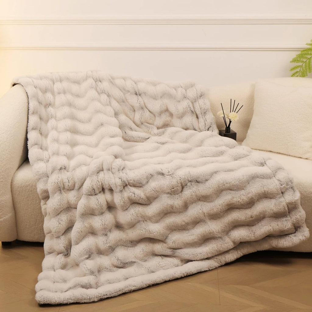 FLEECIFY – Cozy Faux Rabbit Fleece Throw with Double-Sided Softness 2