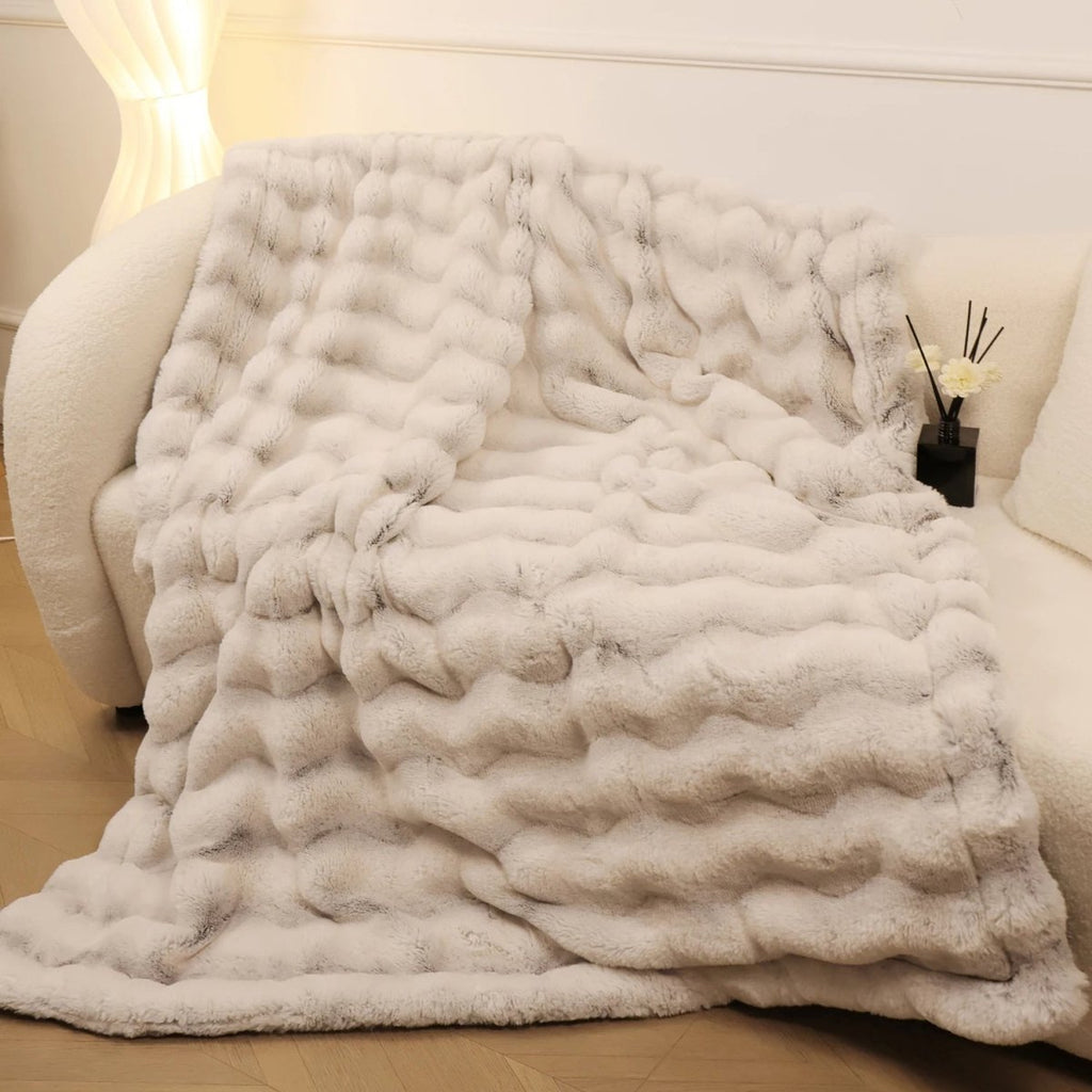 FLEECIFY – Cozy Faux Rabbit Fleece Throw with Double-Sided Softness 4