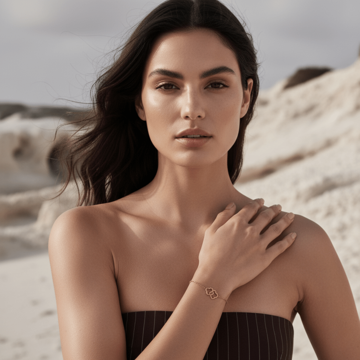 Pulsera de trébol enlazado de oro Nudo de la Suerte