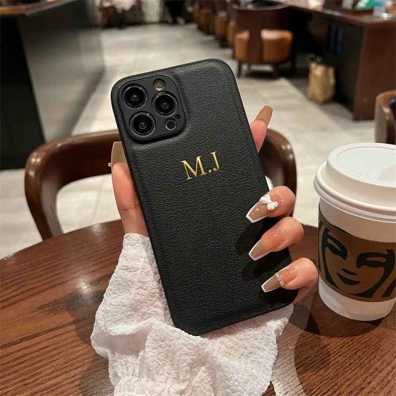 LEATHIQUE – Gepersonaliseerde leren iPhone-hoes met initialen