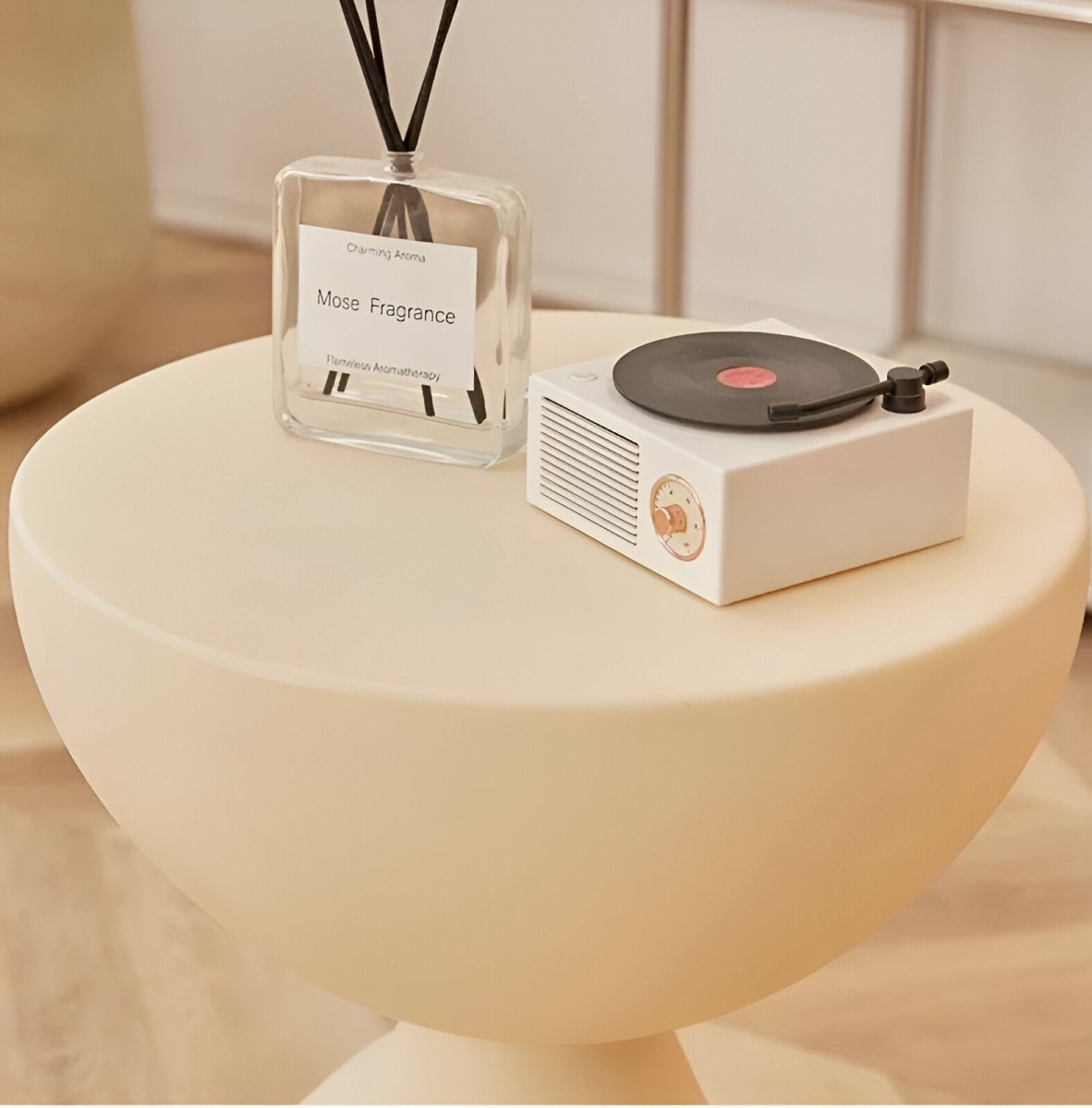 LUXROUND TABLE – Elegant round salon table for stylish living