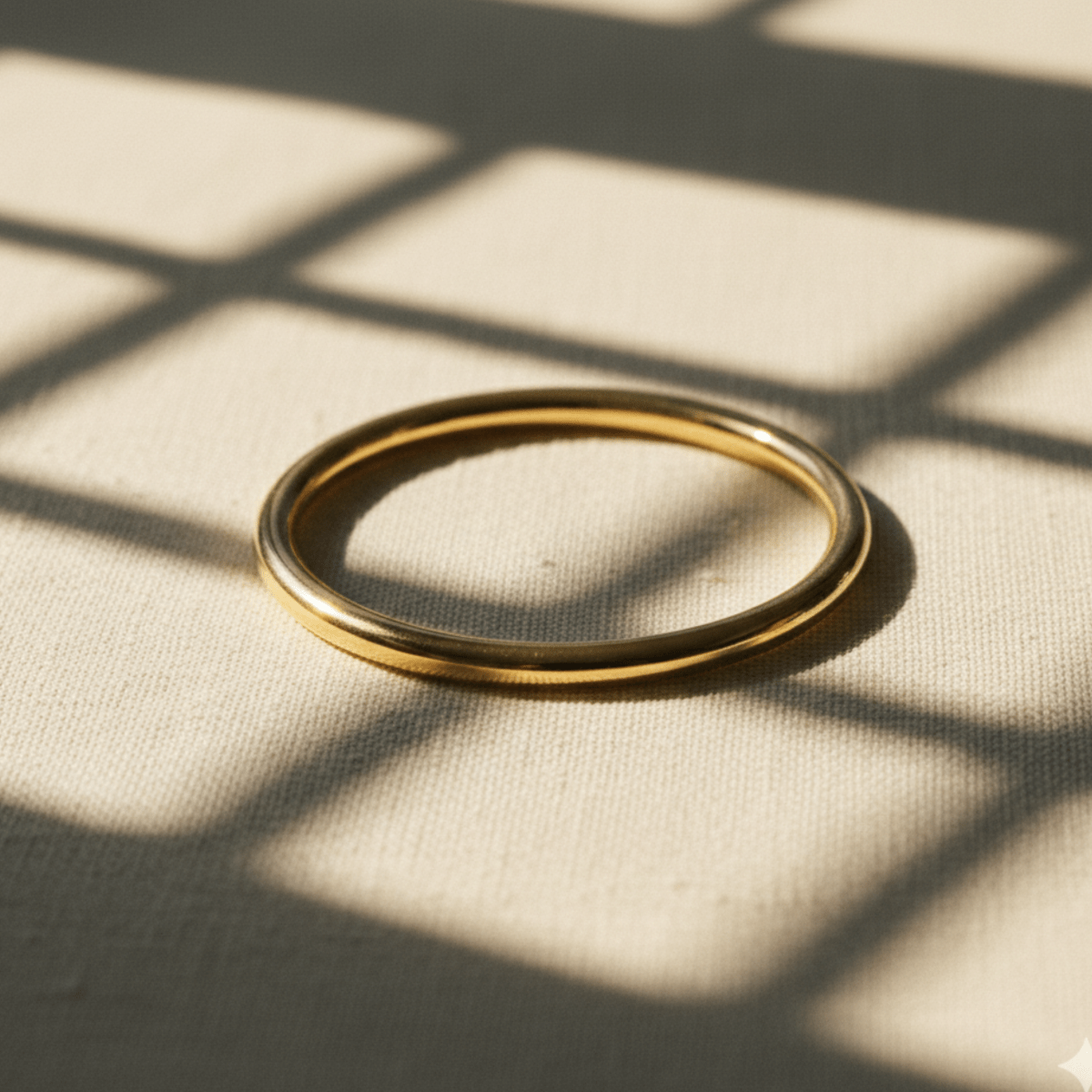 M Esencial - Pulsera Brazalete de Latón Chapado en Oro