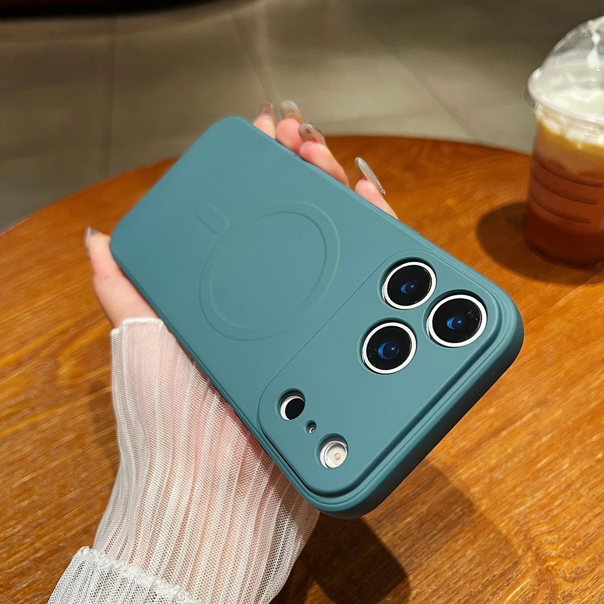 AuraGriff – Magnetic soft silicone case with a secure grip 8