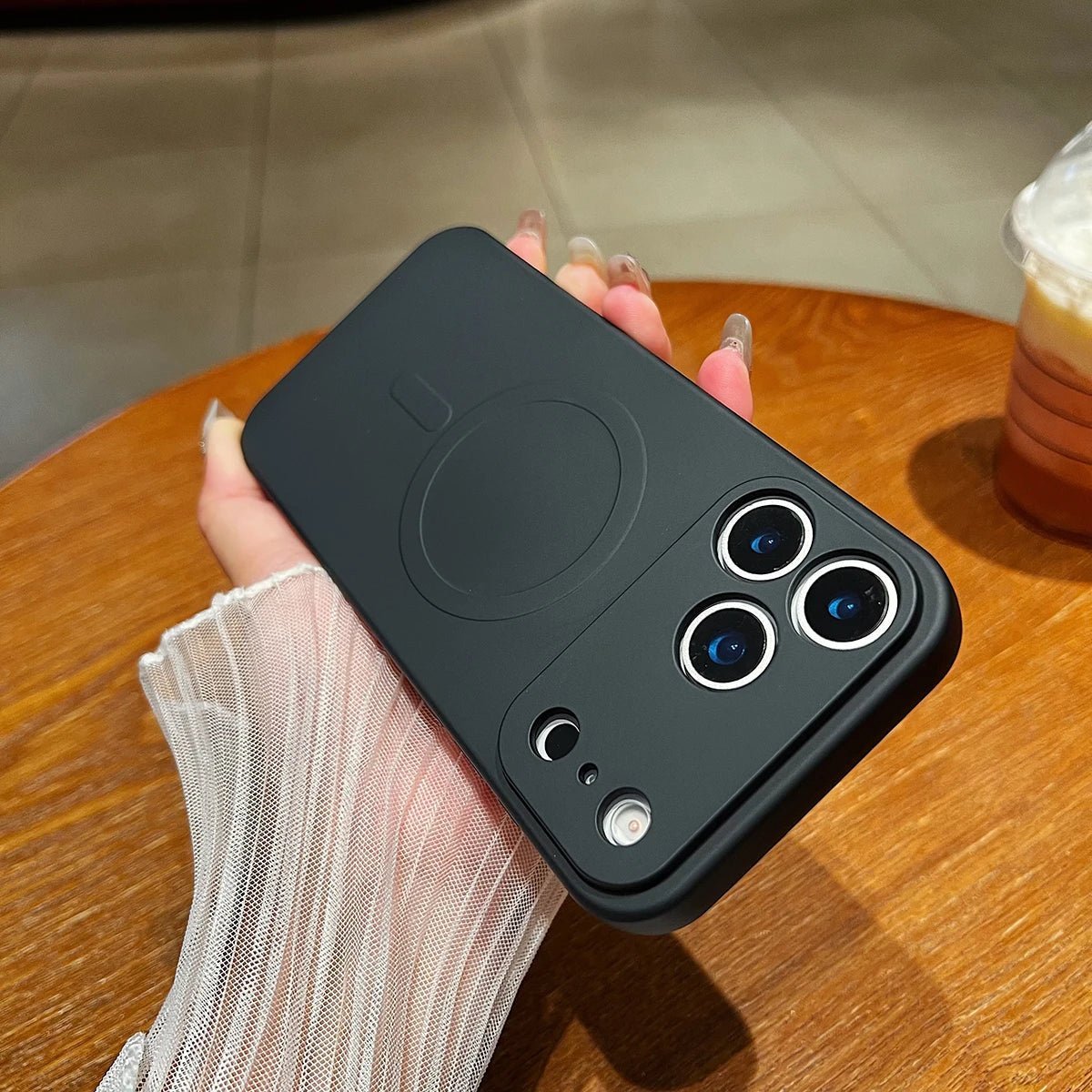 AuraGriff – Magnetic soft silicone case with a secure grip 18