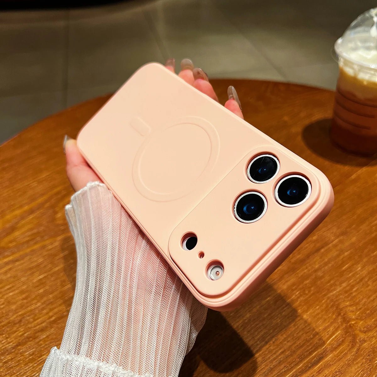 AuraGriff – Magnetic soft silicone case with a secure grip 17