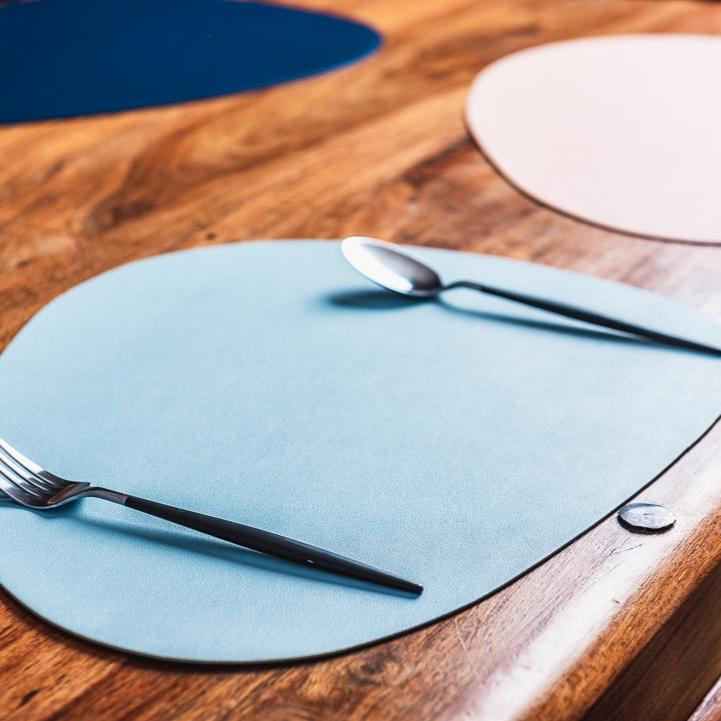 MATELLE – Hittebestendige PU Leren Placemat- en Onderzetterset voor Elegant Dineren