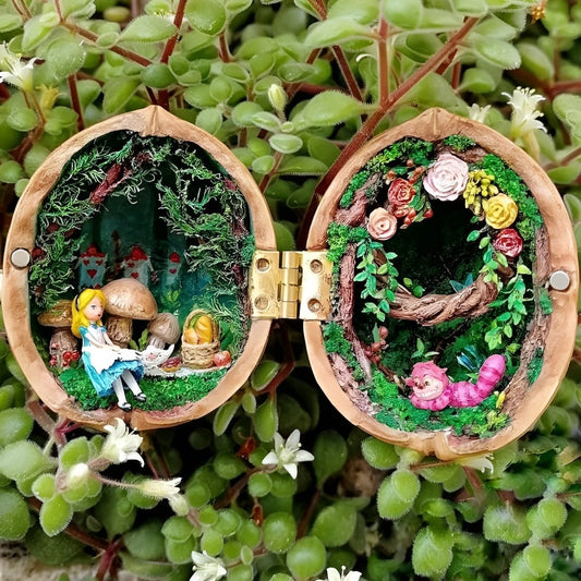 NATUREHAVEN – Handgemaakte poppenhuis van walnotenschil voor unieke miniatuurdecoratie