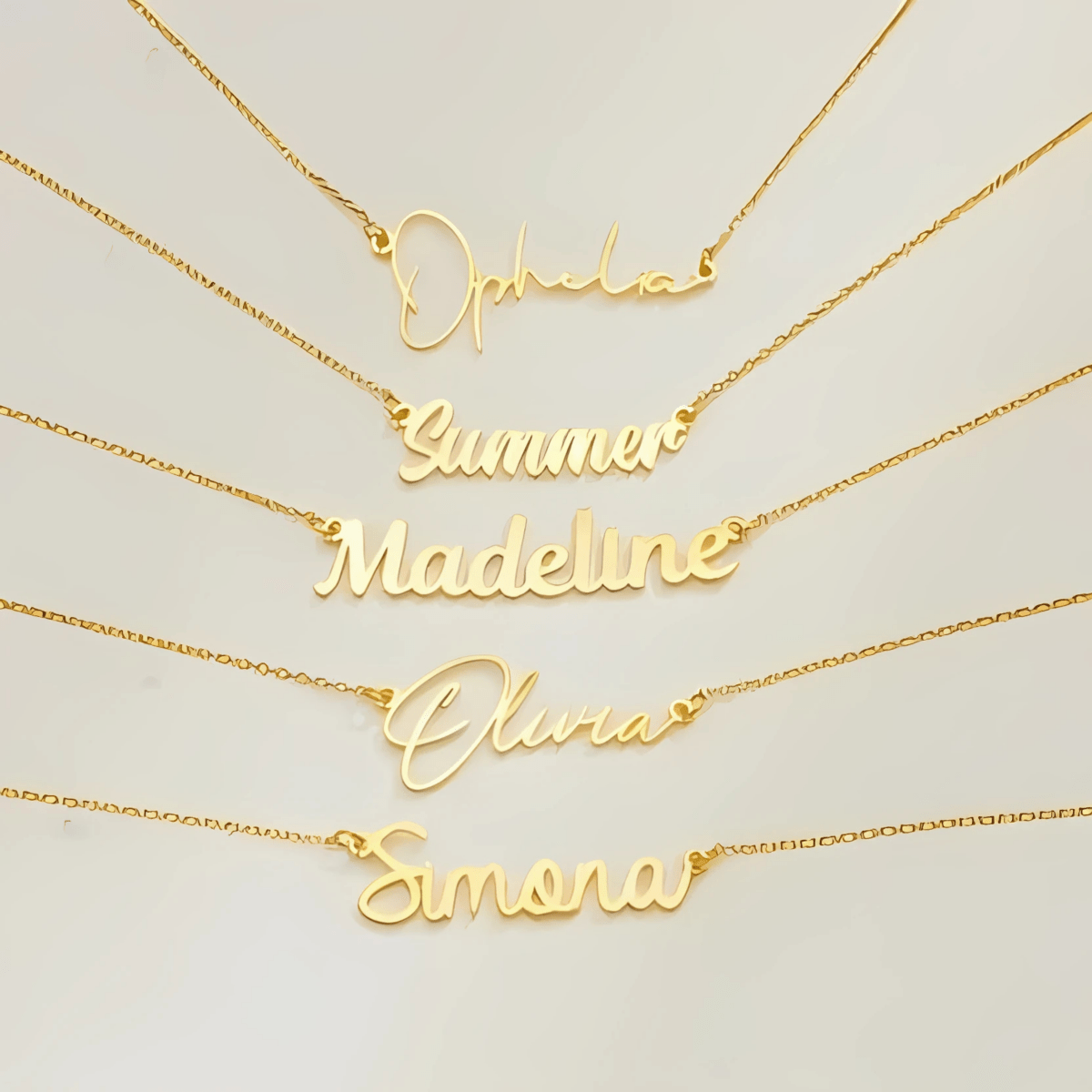 NOMELIA – Elegante gepersonaliseerde naamketting voor dames
