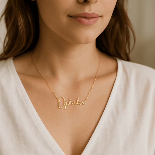 NOMELIA – Elegante gepersonaliseerde naamketting voor dames