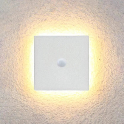 Orr Outdoor Wall Lamp-Minimalist LED wall lamp in round or angular, IP65 3