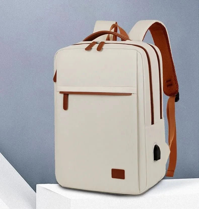 PACKLITE – Monitoiminen matkareppu kannettavan tietokoneen lokeroilla ja USB-portilla
