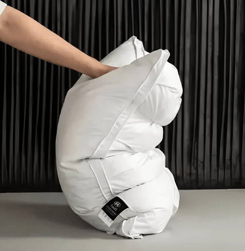 TRAVESSEIRO DE PENUGEM DE GANSO PREMIUM – Maciez Luxuosa e Suporte para um Sono Reparador
