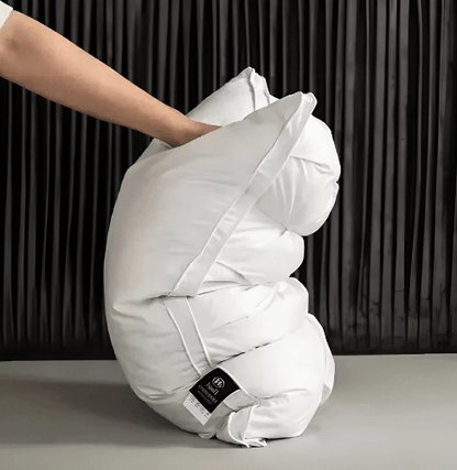 TRAVESSEIRO DE PENUGEM DE GANSO PREMIUM – Maciez Luxuosa e Suporte para um Sono Reparador