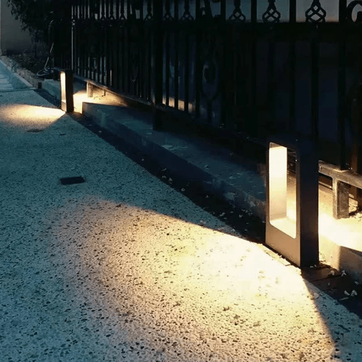 Modern Outdoor Floor Lamp - Weatherproof Cast Aluminum Garden Light for Pathways 1