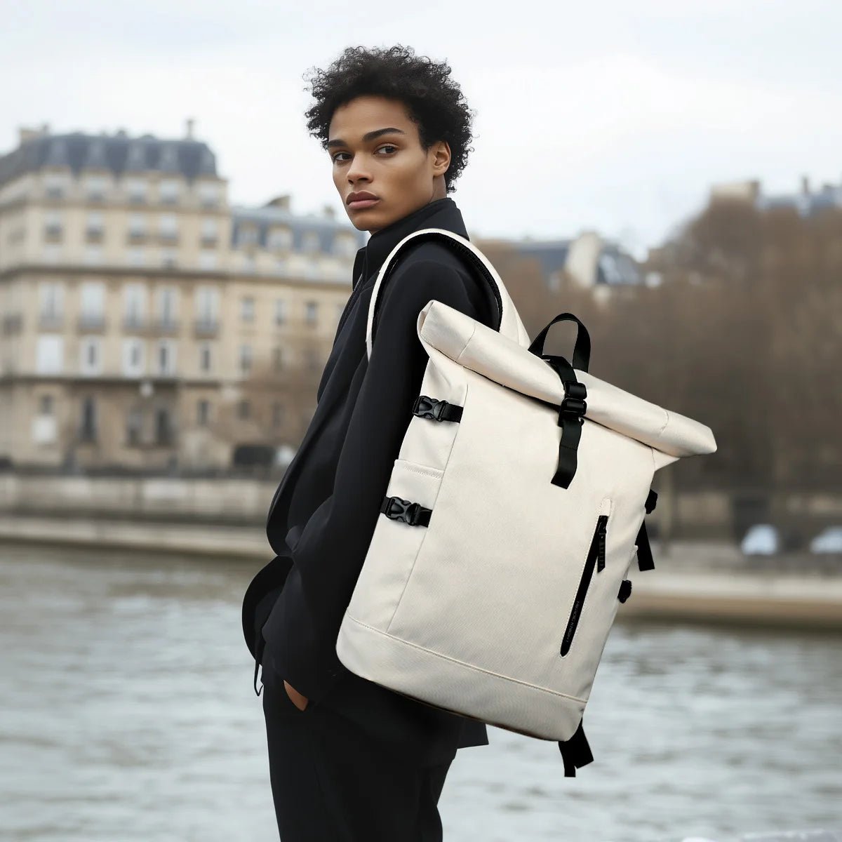 CHARGECARRY – Zaino Rolltop Espandibile con Ricarica USB e Design Impermeabile