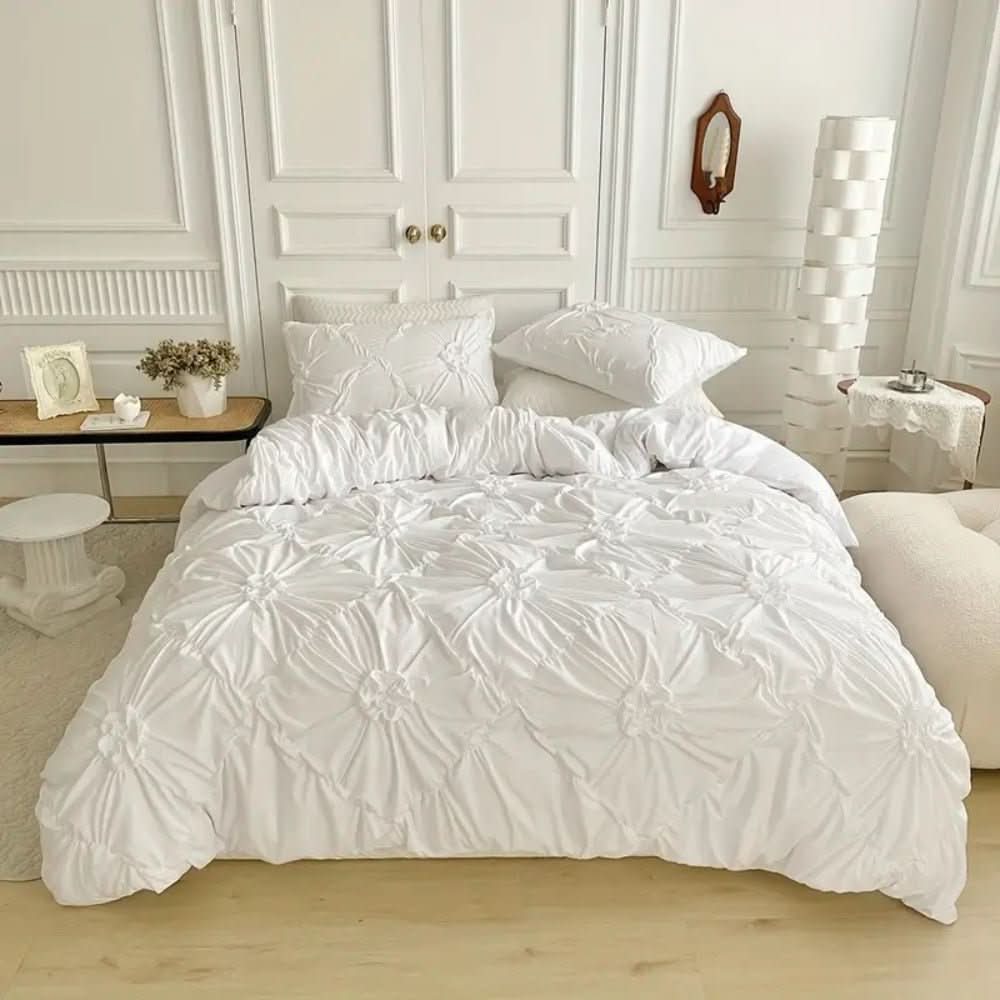 RuffledWeave Duvet Set – Elegant ruffled flower duvet cover set made of microfiber
