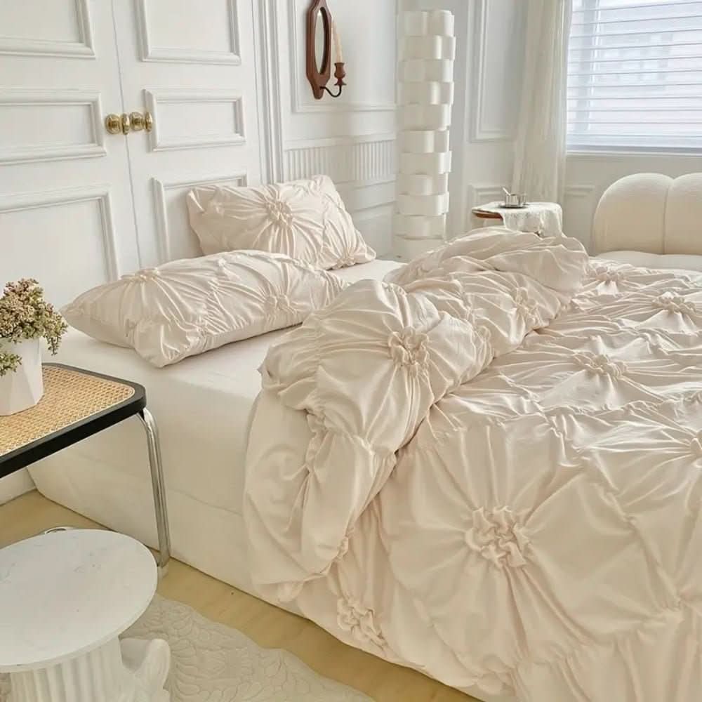 RuffledWeave Duvet Set – Elegant ruffled flower duvet cover set made of microfiber