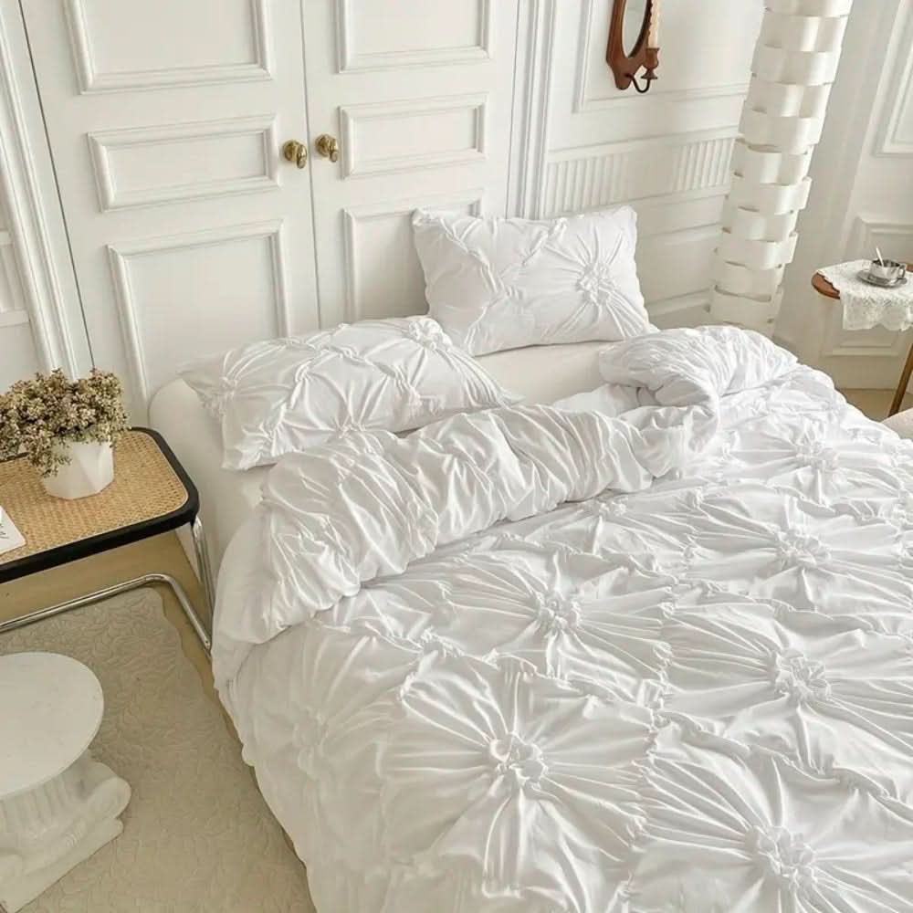 RuffledWeave Duvet Set – Elegant ruffled flower duvet cover set made of microfiber
