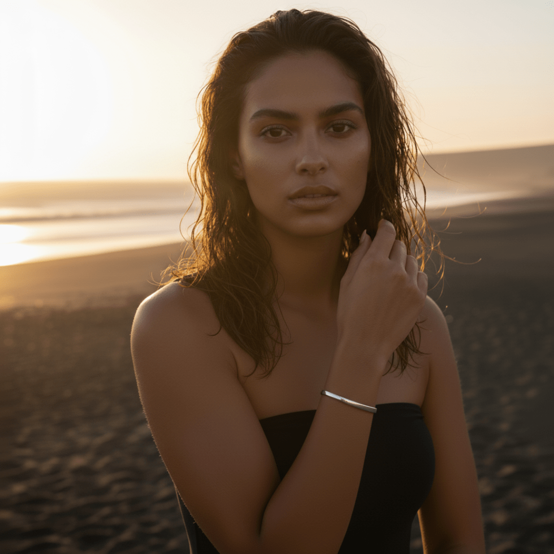 Vom Meer gezeichnetes silbernes und vergoldetes Armband