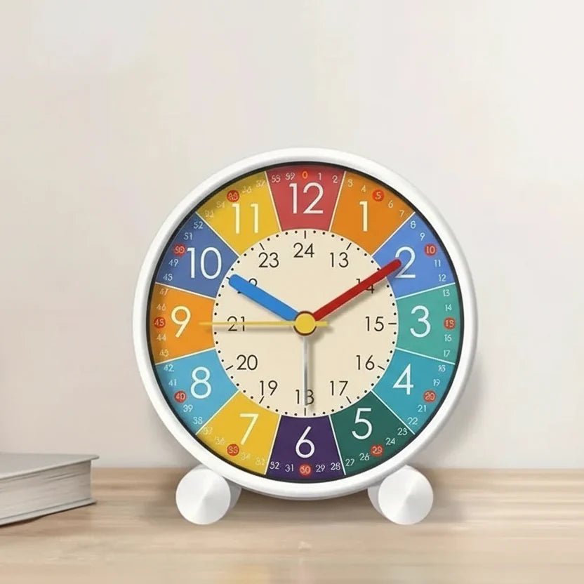 SILENTFUN – Viehättävä hiljainen sarjakuvatyylinen pöytäkello lapsille