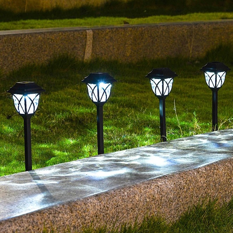 SolarGlow - Solar LED Garden Lights with Automatic On/Off for Outdoor Use 1