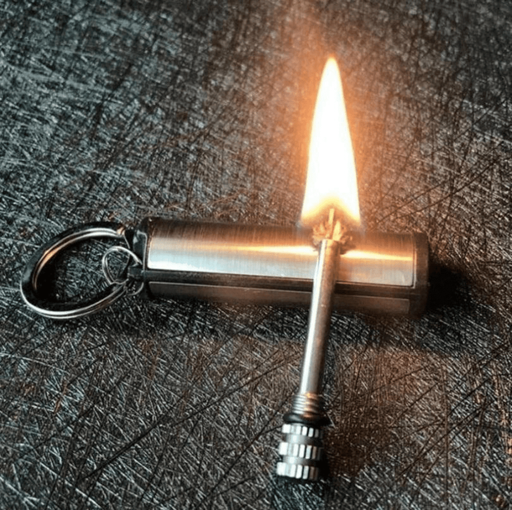 FIREKEY – Waterproof Metal Fire Starter Keychain for Outdoor Adventures 1