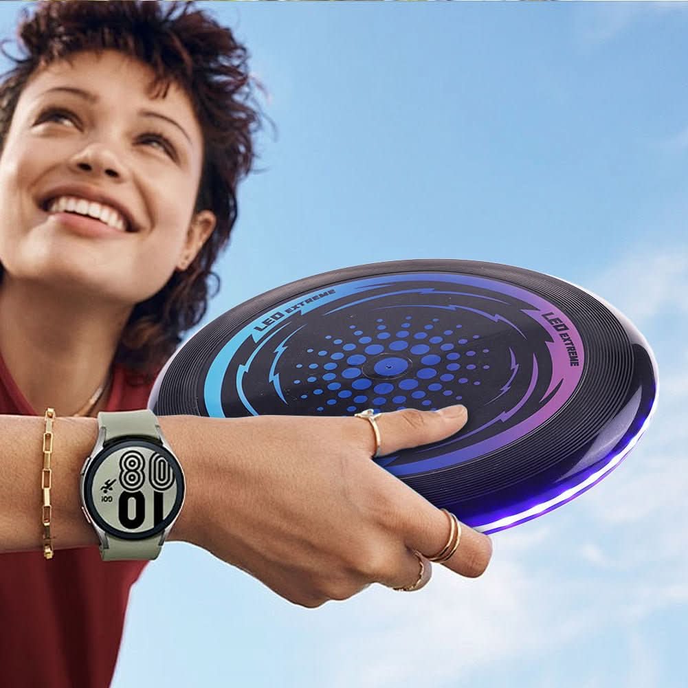 STARSPIN – LED-valolla varustettu frisbee yöaikaiseen ulkoleikkiin