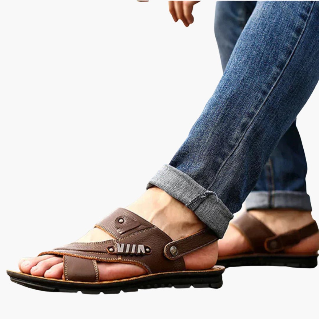 Men's sandals with adjustable straps and ergonomic design 1