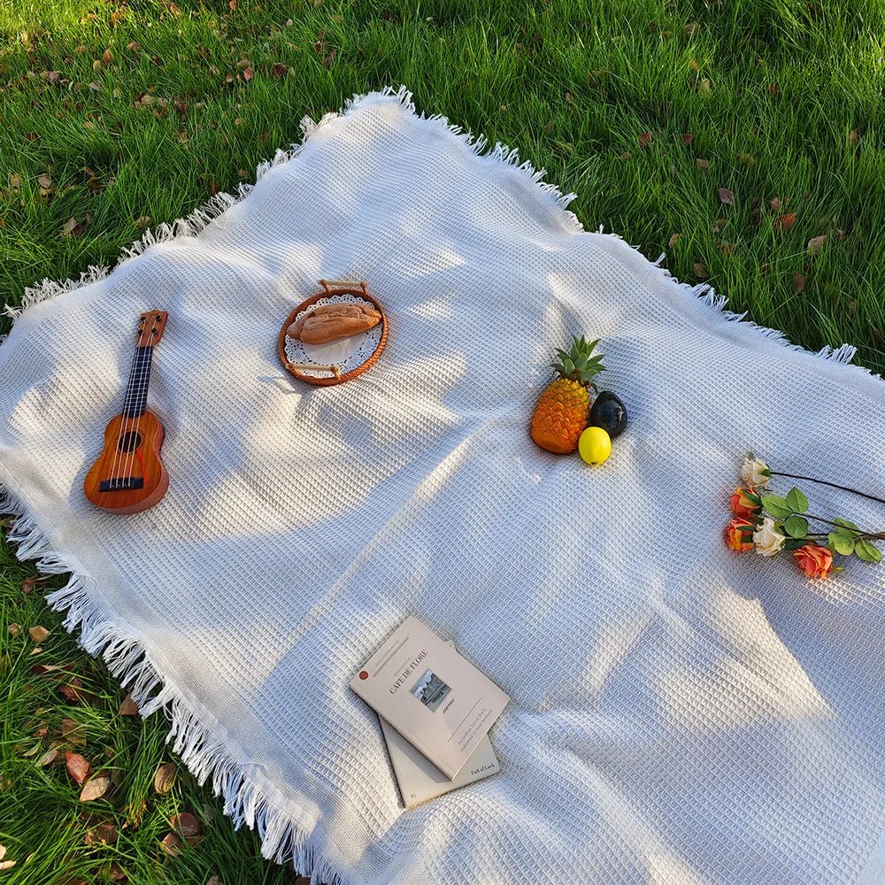 Sunweave - Cotton Blend Picnic Mat with Decorative Tassels for Outdoor Use 3