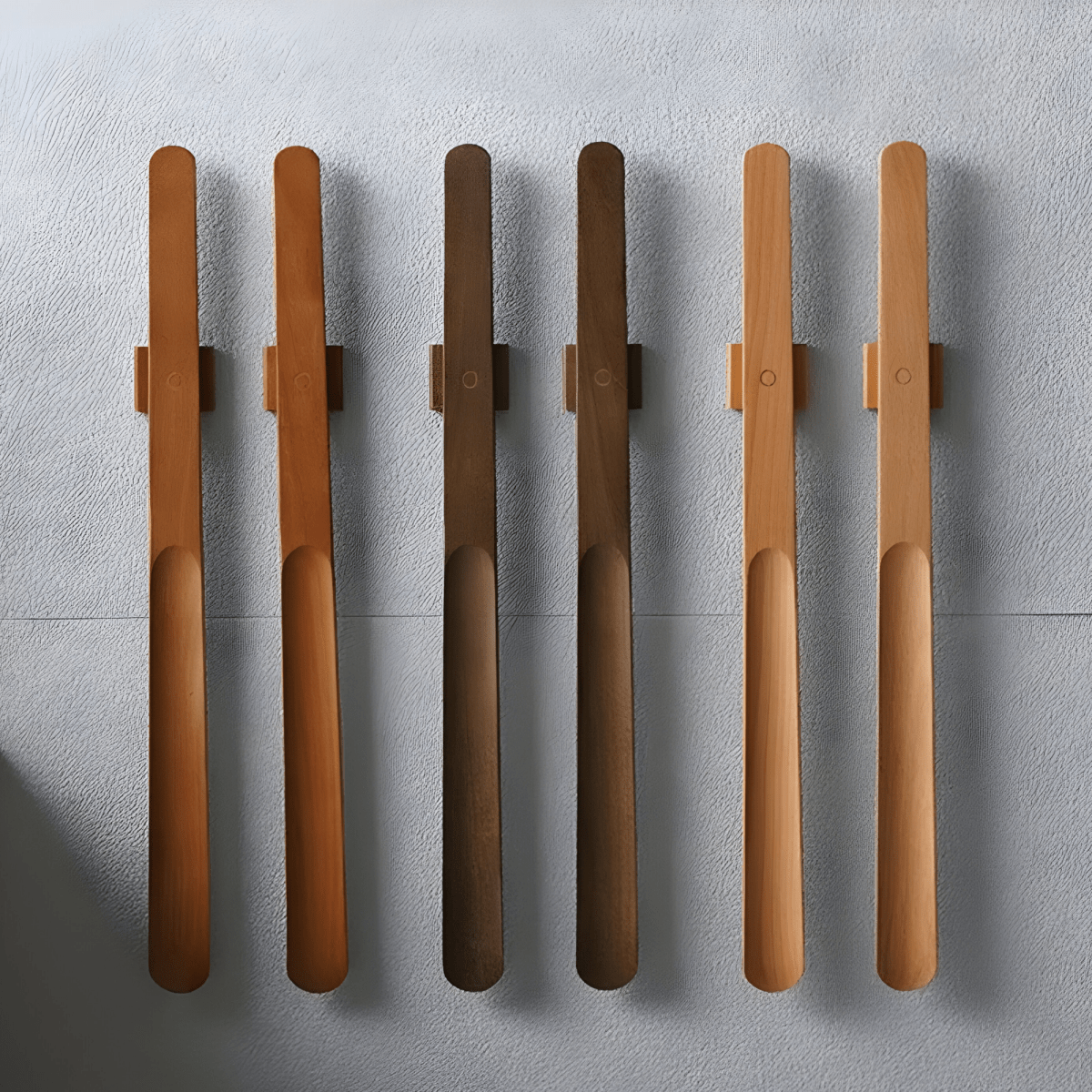 KomfortKick - Extra Long Magnetic Wooden Shoehorn for Effortless Use - 55 cm 2