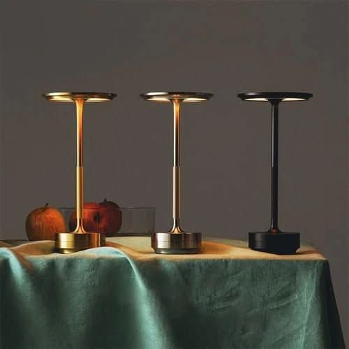 ECLARO – ladattava pöytävalaisin himmennettävällä LED-valolla