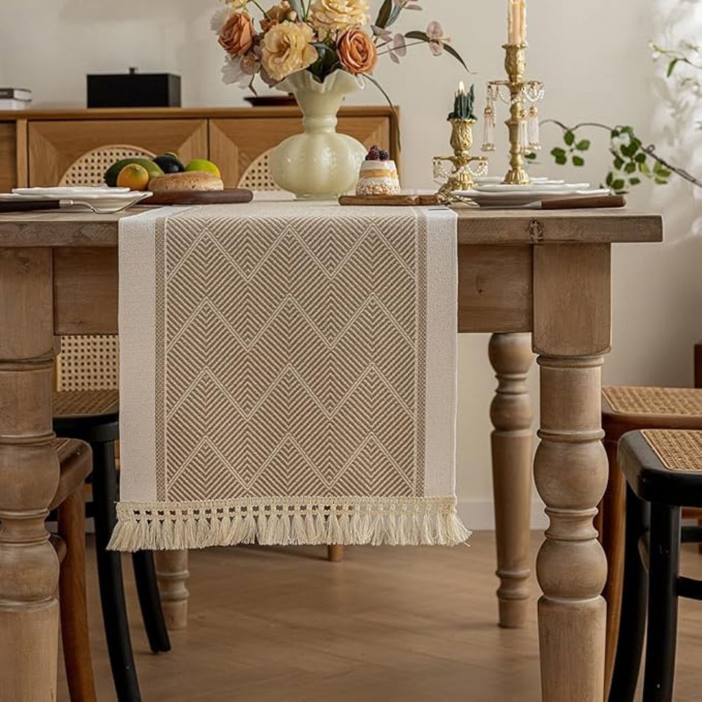 TEXTURA – Premium Woven Table Runner with Elegant Zigzag Pattern in Sandstone 4