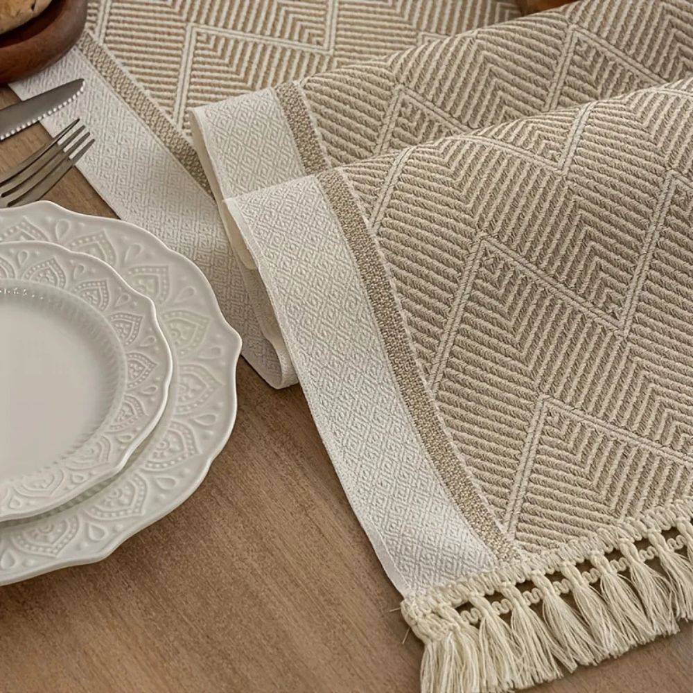 TEXTURA – Premium Woven Table Runner with Elegant Zigzag Pattern in Sandstone 5