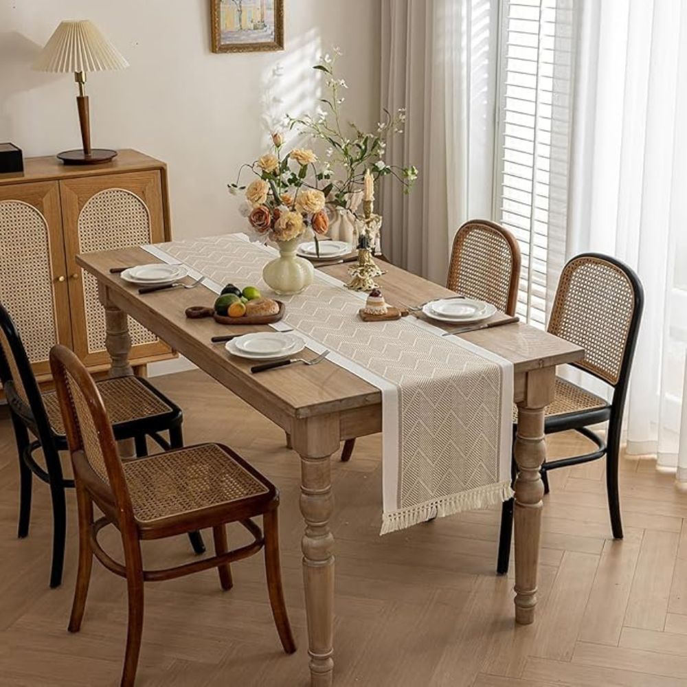 TEXTURA – Premium Woven Table Runner with Elegant Zigzag Pattern in Sandstone 3