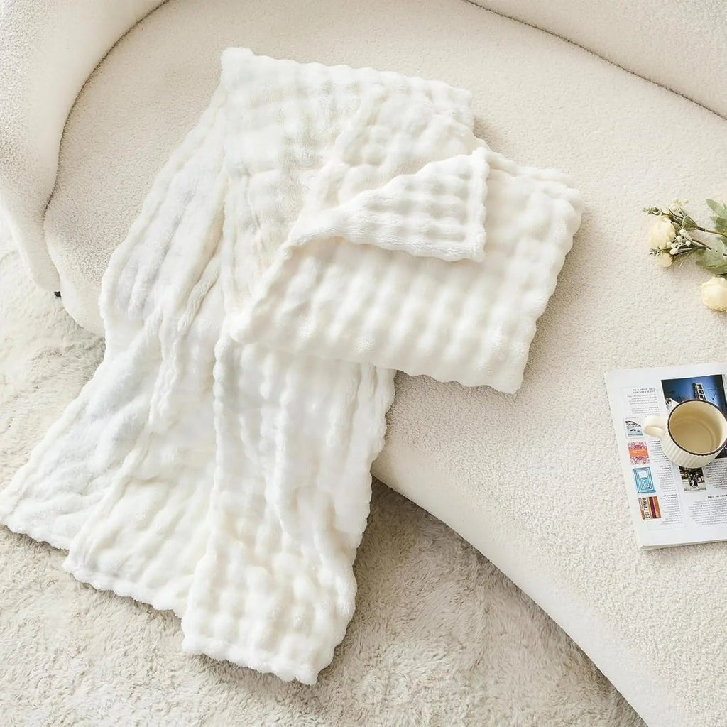 BUBBLECLOUD – Cozy 3D Bubble Plush Throw Blanket for All Seasons 2