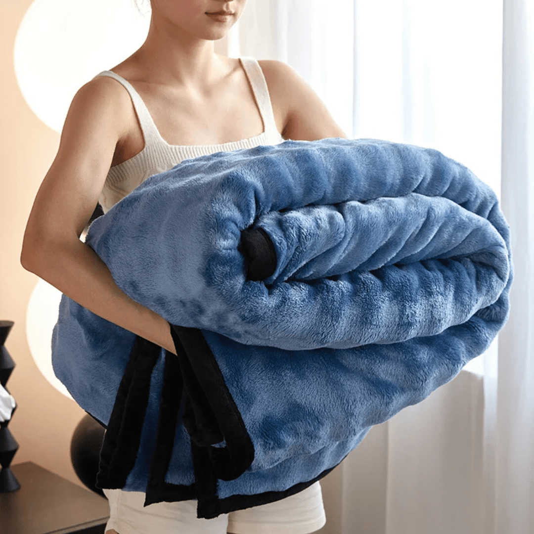 Cozy Comfort - Double-Sided Plush Fleece Blanket for Ultimate Warmth and Softness 5