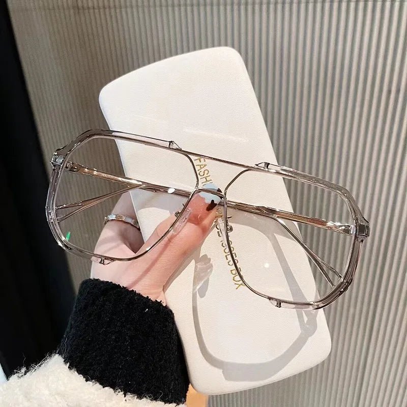VOGUEVIEW SHADES – Oversized Square Sunglasses with UV400 & Photochromic Lenses