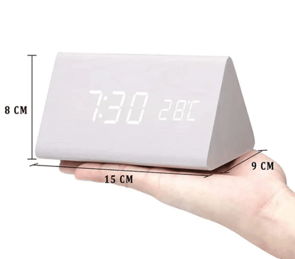 Relógio LED WoodSense – Design Minimalista Controlado por Voz para Vida Moderna
