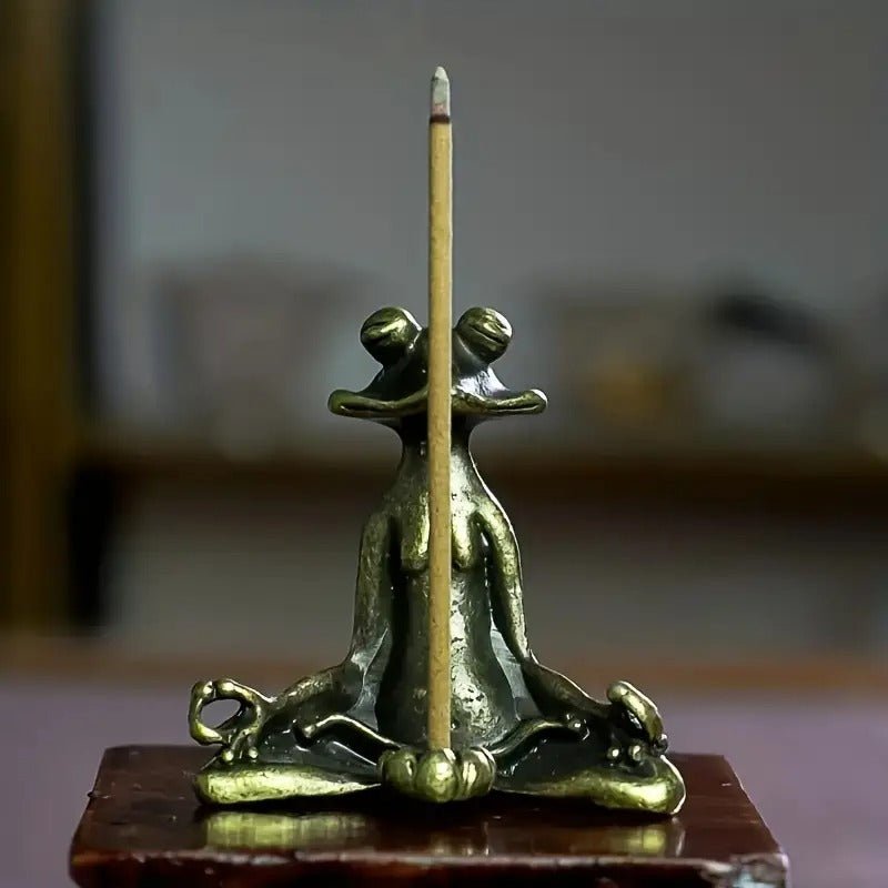 ZENFROG – Brass Incense Holder with Meditating Frog Design for Mindful Décor