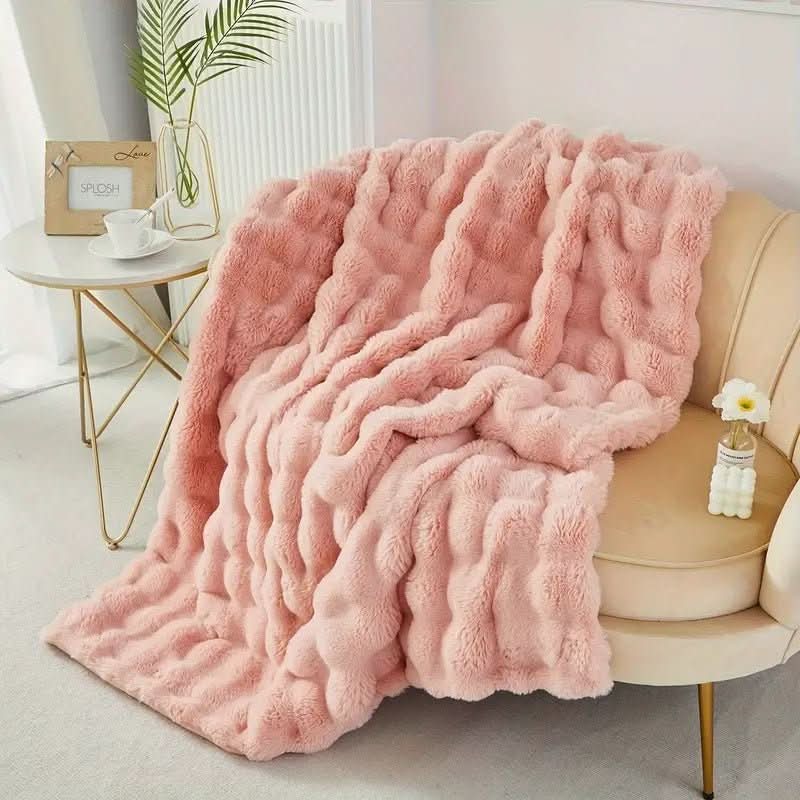 Cozy Haven - All-Season Soft Faux-Fur Blanket for Ultimate Comfort and Versatility 7
